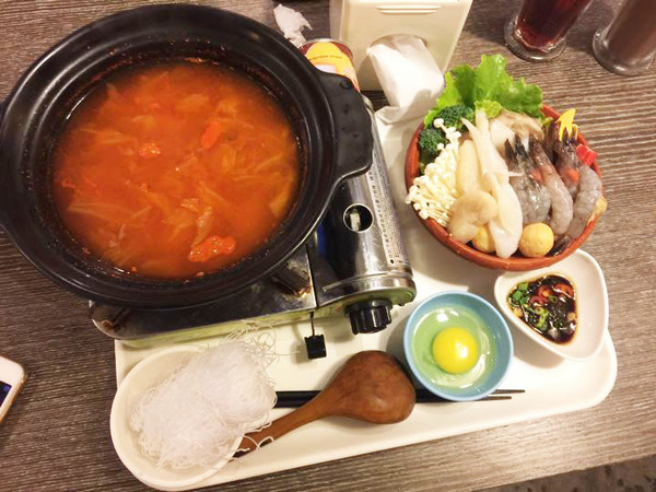 巷木shamu:【台南餐廳】【中西區】巷木Shamu|家庭日。大空間、料理多樣,價格不貴的店。