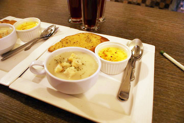 巷木shamu:【台南餐廳】【中西區】巷木Shamu|家庭日。大空間、料理多樣,價格不貴的店。