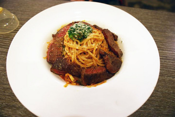 巷木shamu:【台南餐廳】【中西區】巷木Shamu|家庭日。大空間、料理多樣,價格不貴的店。