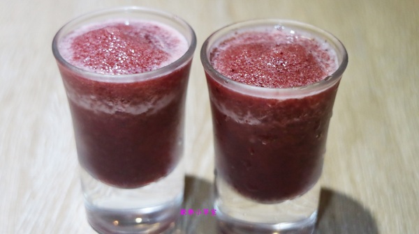 Volks沃克牛排:【台北美食】環境舒適,餐點好吃的沃克牛排@捷運南京復興站