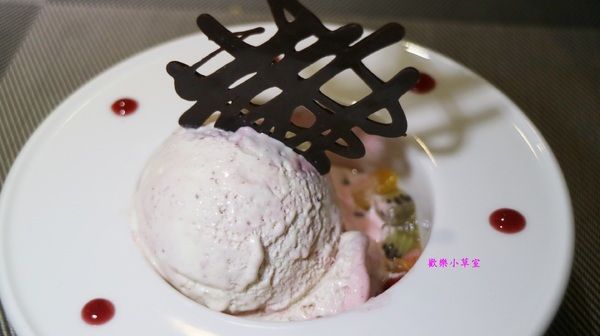 Volks沃克牛排:【台北美食】環境舒適,餐點好吃的沃克牛排@捷運南京復興站