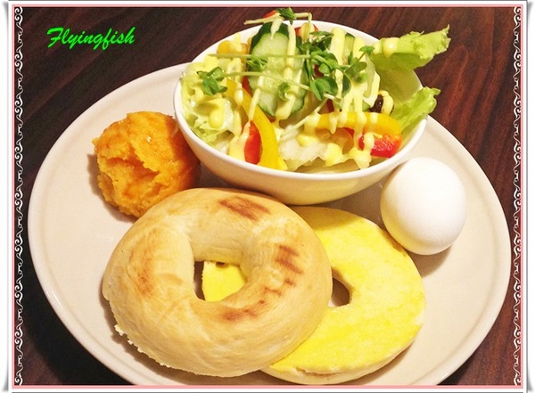 Myron cafe：✜ 用親切熱情款待客人滴赤峰街溫馨巷弄間咖啡館 -「Myron Café」(N訪) ◕‿◠｡