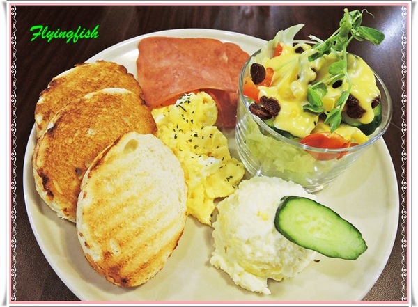 Myron cafe：✜ 用親切熱情款待客人滴赤峰街溫馨巷弄間咖啡館 -「Myron Café」(N訪) ◕‿◠｡