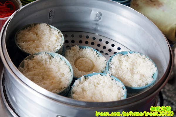 斗六 蕃薯仔炊飯:【雲林-斗六市】古早味x斗六當地小吃..必吃!!!大推蒸蛋.蒸飯.肉羹...《斗六 蕃薯仔炊飯》