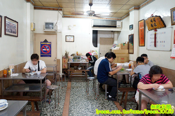 斗六 蕃薯仔炊飯:【雲林-斗六市】古早味x斗六當地小吃..必吃!!!大推蒸蛋.蒸飯.肉羹...《斗六 蕃薯仔炊飯》