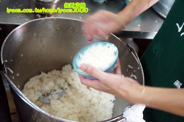 斗六 蕃薯仔炊飯:【雲林-斗六市】古早味x斗六當地小吃..必吃!!!大推蒸蛋.蒸飯.肉羹...《斗六 蕃薯仔炊飯》