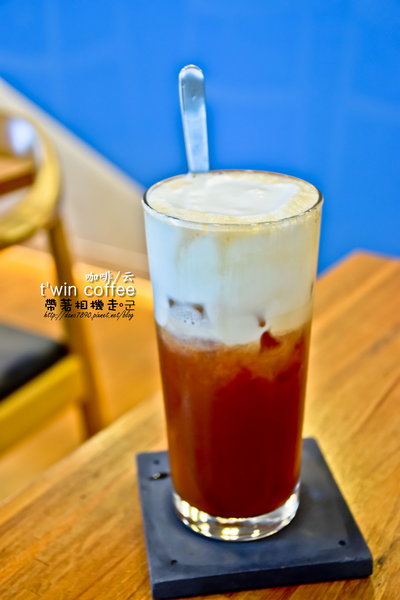 TWIN coffee 咖啡 云：台南 東區．厚鬆餅熔岩巧克力 t'win coffee 咖啡'云