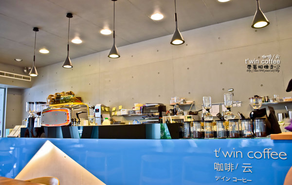 TWIN coffee 咖啡 云：台南 東區．厚鬆餅熔岩巧克力 t'win coffee 咖啡'云