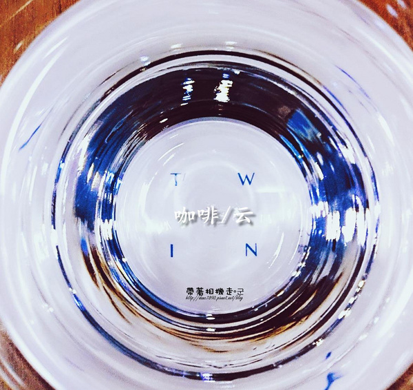 TWIN coffee 咖啡 云：台南 東區．厚鬆餅熔岩巧克力 t'win coffee 咖啡'云