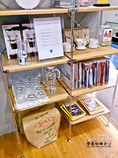TWIN coffee 咖啡 云：台南 東區．厚鬆餅熔岩巧克力 t'win coffee 咖啡'云