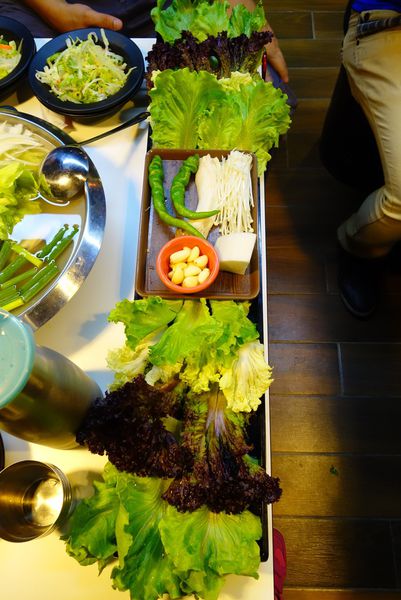 八色烤肉:韓國第一品牌 八色烤肉 ~ 超人氣訂位滿滿滿的八色豬 - 捷運忠孝敦化站