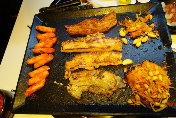 八色烤肉:韓國第一品牌 八色烤肉 ~ 超人氣訂位滿滿滿的八色豬 - 捷運忠孝敦化站