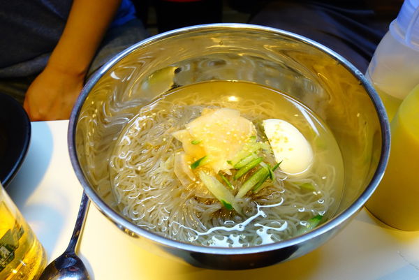 八色烤肉：韓國第一品牌 八色烤肉 ~ 超人氣訂位滿滿滿的八色豬 - 捷運忠孝敦化站