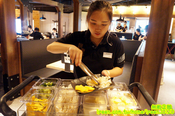 銅盤嚴選韓式烤肉(中山店)：【台南-中西區】吃到飽x中秋烤肉新選擇!~嚴選安格斯黑牛/雲林快樂豬/CAS國產雞..《銅盤嚴選韓式烤肉》