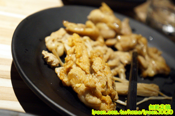 銅盤嚴選韓式烤肉(中山店)：【台南-中西區】吃到飽x中秋烤肉新選擇!~嚴選安格斯黑牛/雲林快樂豬/CAS國產雞..《銅盤嚴選韓式烤肉》