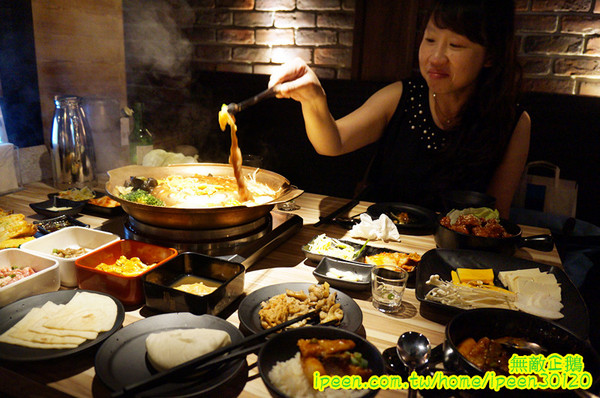 銅盤嚴選韓式烤肉(中山店)：【台南-中西區】吃到飽x中秋烤肉新選擇!~嚴選安格斯黑牛/雲林快樂豬/CAS國產雞..《銅盤嚴選韓式烤肉》