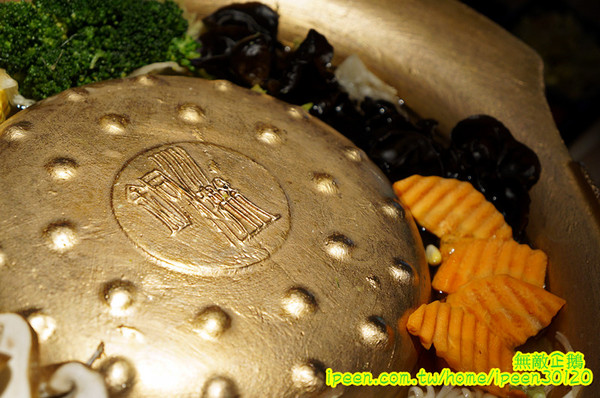 銅盤嚴選韓式烤肉(中山店)：【台南-中西區】吃到飽x中秋烤肉新選擇!~嚴選安格斯黑牛/雲林快樂豬/CAS國產雞..《銅盤嚴選韓式烤肉》