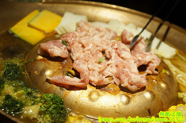 銅盤嚴選韓式烤肉(中山店)：【台南-中西區】吃到飽x中秋烤肉新選擇!~嚴選安格斯黑牛/雲林快樂豬/CAS國產雞..《銅盤嚴選韓式烤肉》