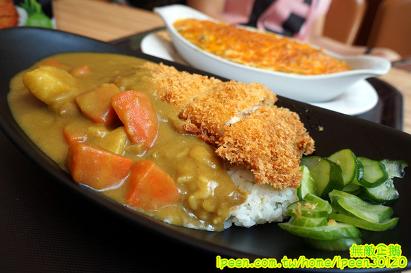 咖哩太郎 日式咖哩專賣(國賓店):【台南-東區】咖哩x新鮮果汁...大推咖哩焗烤燉牛肉.哈密瓜果汁.木瓜牛奶..《咖哩太郎 日式咖哩專賣》