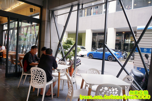 咖哩太郎 日式咖哩專賣(國賓店):【台南-東區】咖哩x新鮮果汁...大推咖哩焗烤燉牛肉.哈密瓜果汁.木瓜牛奶..《咖哩太郎 日式咖哩專賣》