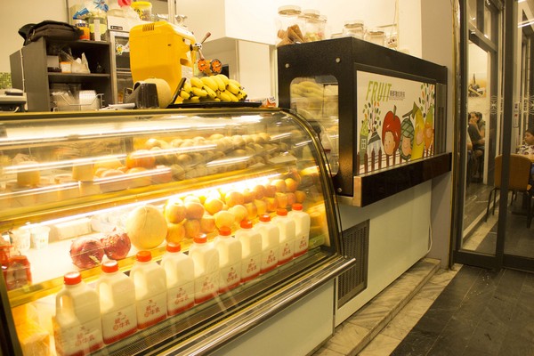 咖哩太郎 日式咖哩專賣(國賓店)：[台南] 平價咖哩X現打果汁 咖哩太郎 日式咖哩專賣