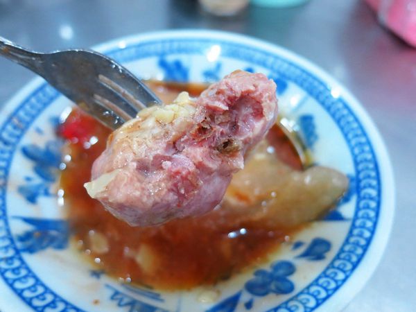 【三重美食】溪尾肉圓-滿到爆出來的肉羹與古早味肉圓