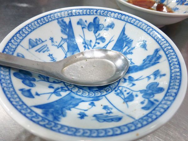 【三重美食】溪尾肉圓-滿到爆出來的肉羹與古早味肉圓