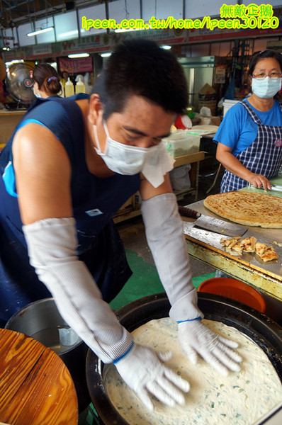 河南蔥大餅：【台南-東區】銅板10元x蔥大餅...大推蔥大餅..《河南蔥大餅》
