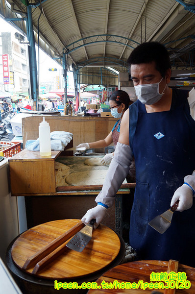 河南蔥大餅：【台南-東區】銅板10元x蔥大餅...大推蔥大餅..《河南蔥大餅》