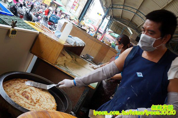 河南蔥大餅：【台南-東區】銅板10元x蔥大餅...大推蔥大餅..《河南蔥大餅》