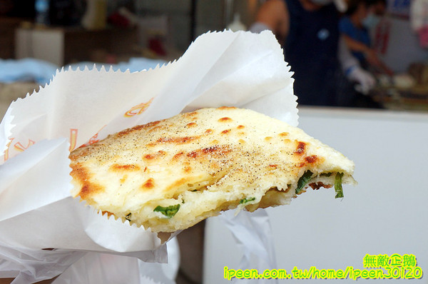 河南蔥大餅：【台南-東區】銅板10元x蔥大餅...大推蔥大餅..《河南蔥大餅》