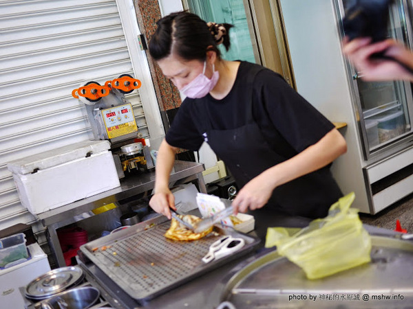 黃記古早味蛋餅.黑豆漿:【食記】彰化黃記古早味蛋餅.黑豆漿@員林臺鐵TRA員林車站 : 平價美味好腸粉, 吃了還想再吃的現做蛋餅囧