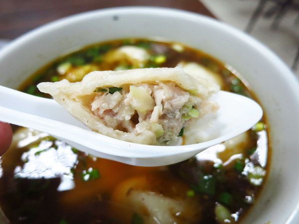 【三重美食】吉利水餃牛肉麵-鮮少見的手工擀皮水餃