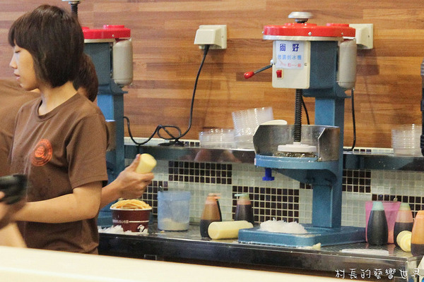 台南東區焦糖煉乳包心粉圓:【食記】{屏東。東港鎮}台南冰品新勢力的漫延台南東區焦糖煉乳包心粉圓