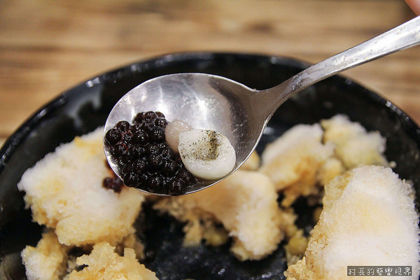 台南東區焦糖煉乳包心粉圓:【食記】{屏東。東港鎮}台南冰品新勢力的漫延台南東區焦糖煉乳包心粉圓