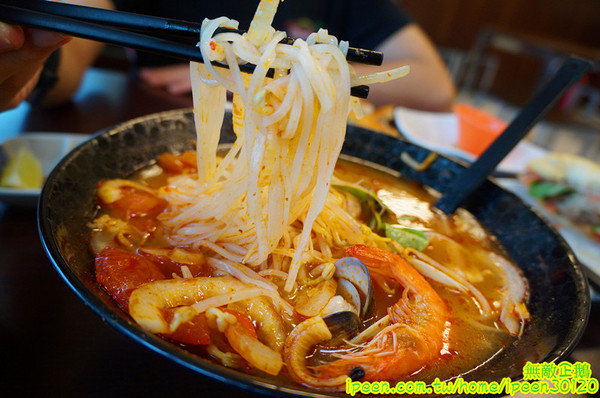 豬鼻子越式創意美食(無):【台南-北區】越南x創意料理...大推法國麵包.越南炸豆腐.湯河粉-海鮮酸辣.越式咖啡.酸子水..香水檸檬/