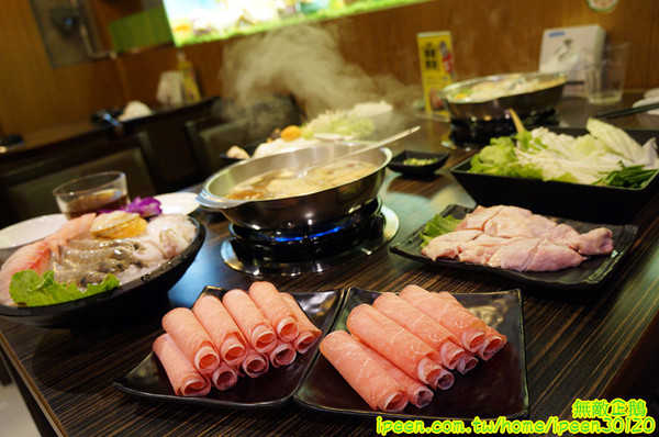 小綿羊藥膳的鍋(健康店)：【台南-中西區】進擊的綿羊!~超好喝藥膳湯!...太陽牌冰淇淋/花枝蝦仁漿/嚴選海鮮/手工拉麵《小綿羊藥膳的鍋》