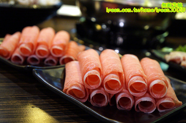 小綿羊藥膳的鍋(健康店)：【台南-中西區】進擊的綿羊!~超好喝藥膳湯!...太陽牌冰淇淋/花枝蝦仁漿/嚴選海鮮/手工拉麵《小綿羊藥膳的鍋》