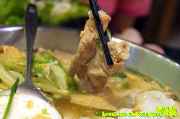 小綿羊藥膳的鍋(健康店)：【台南-中西區】進擊的綿羊!~超好喝藥膳湯!...太陽牌冰淇淋/花枝蝦仁漿/嚴選海鮮/手工拉麵《小綿羊藥膳的鍋》