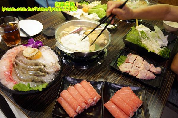 小綿羊藥膳的鍋(健康店)：【台南-中西區】進擊的綿羊!~超好喝藥膳湯!...太陽牌冰淇淋/花枝蝦仁漿/嚴選海鮮/手工拉麵《小綿羊藥膳的鍋》