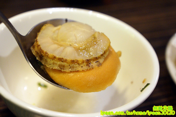 小綿羊藥膳的鍋(健康店)：【台南-中西區】進擊的綿羊!~超好喝藥膳湯!...太陽牌冰淇淋/花枝蝦仁漿/嚴選海鮮/手工拉麵《小綿羊藥膳的鍋》