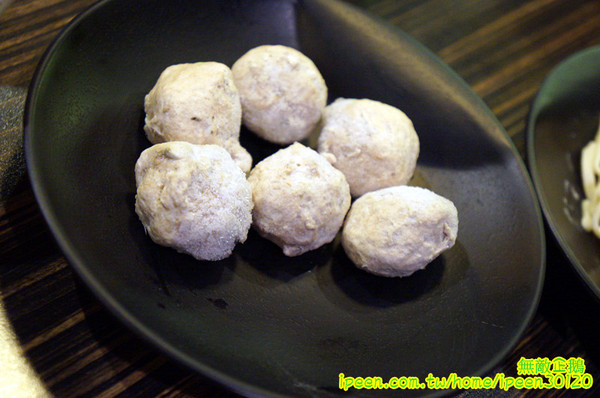 小綿羊藥膳的鍋(健康店)：【台南-中西區】進擊的綿羊!~超好喝藥膳湯!...太陽牌冰淇淋/花枝蝦仁漿/嚴選海鮮/手工拉麵《小綿羊藥膳的鍋》