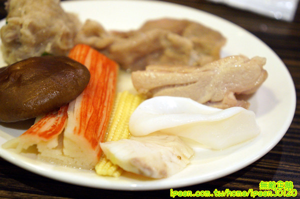 小綿羊藥膳的鍋(健康店)：【台南-中西區】進擊的綿羊!~超好喝藥膳湯!...太陽牌冰淇淋/花枝蝦仁漿/嚴選海鮮/手工拉麵《小綿羊藥膳的鍋》