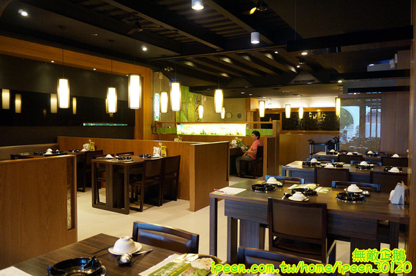 小綿羊藥膳的鍋(健康店)：【台南-中西區】進擊的綿羊!~超好喝藥膳湯!...太陽牌冰淇淋/花枝蝦仁漿/嚴選海鮮/手工拉麵《小綿羊藥膳的鍋》