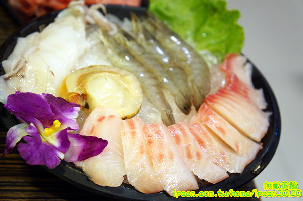 小綿羊藥膳的鍋(健康店)：【台南-中西區】進擊的綿羊!~超好喝藥膳湯!...太陽牌冰淇淋/花枝蝦仁漿/嚴選海鮮/手工拉麵《小綿羊藥膳的鍋》