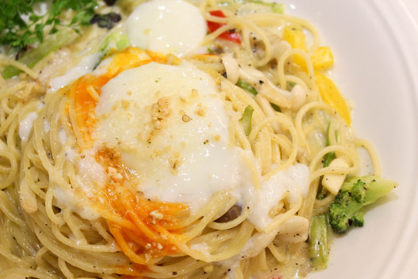 Happy J House 快樂爵士屋：牛排露出粉嫩色澤~Happy J House 快樂爵士屋~