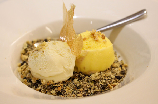 Happy J House 快樂爵士屋：牛排露出粉嫩色澤~Happy J House 快樂爵士屋~