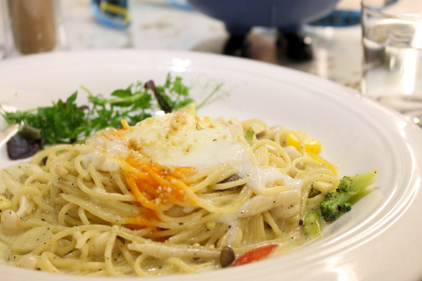 Happy J House 快樂爵士屋：牛排露出粉嫩色澤~Happy J House 快樂爵士屋~