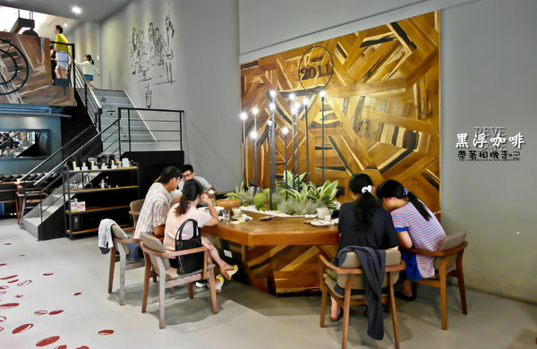 REVE黑浮咖啡(台南永華店):台南 安平區. 早午餐、義式餐點、咖啡 黑浮咖啡RÈVE Café