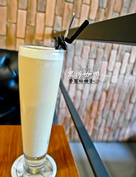 REVE黑浮咖啡(台南永華店):台南 安平區. 早午餐、義式餐點、咖啡 黑浮咖啡RÈVE Café